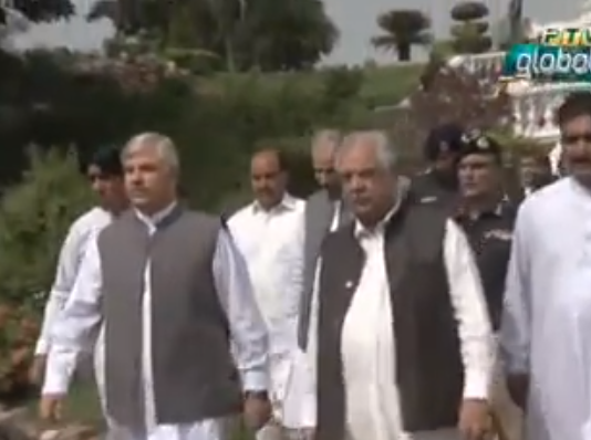 PTV News Report on Chief Minister Khyber Pakhtunkhwa Mahmood Khan Oath-taking Ceremony at Governor House Peshawar (17.08.18)