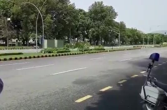 Imran Khan doing exactly what he assured the nation of, No big protocols, just basic security, as he visited Foreign Office today.