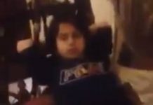 ننھی گڑیا کا اپنی ماں کے ساتھ مکالمہ۔