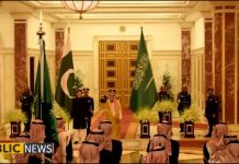 وزیراعظم عمران خان کا سعودی شاہی پیلس میں آمد کے موقع پر قومی ترانے کی دھنوں سے استقبال