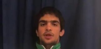 کھیل کے میدان میں پاکستان کا نام روشن کیا بلکہ اپنا میڈل وزیر اعظم عمران خان اور پاکستانی قوم کے نام کردیا