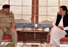 In times of war drums beating,it is the acts of kindness that will be remembered.We want India and the world today to see how Pakistan army rescued the Indian Air Force Officer from an angry mob & treated him w/dignity.Say NO to the attempts to start a war. #LetBetterSensePrevail