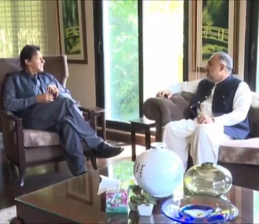 وزیر اعظم عمران خان سے اسپیکر قومی اسمبلی اسد قیصر کی ملاقات\n\nقومی اسمبلی کے آئندہ اجلاس کے حوالہ سے بات چیت\n\nقومی اسمبلی اجلاس کے دوران ماحول کو بہتر بنانے پر بھی بات ہوئی\n\nقانون سازی سے متعلقہ امور پر بھی تبادلہ خیال کیا گیا\n\nوزیر اعظم نے قومی اسمبلی کی زرعی اجناس پر خصوصی کمیٹی کے قیام کو سراہا\n\nکمیٹی کے قیام سے کاشتکاروں کے مسائل کے حل تلاش کرنے میں مدد ملے گی، وزیر اعظم\n\nمعذور افراد کو تعلیم اور ملازمتوں کے یکساں مواقع فراہم کرنے کے لیے بھی قانون سازی کی جائے گی، اسپیکر